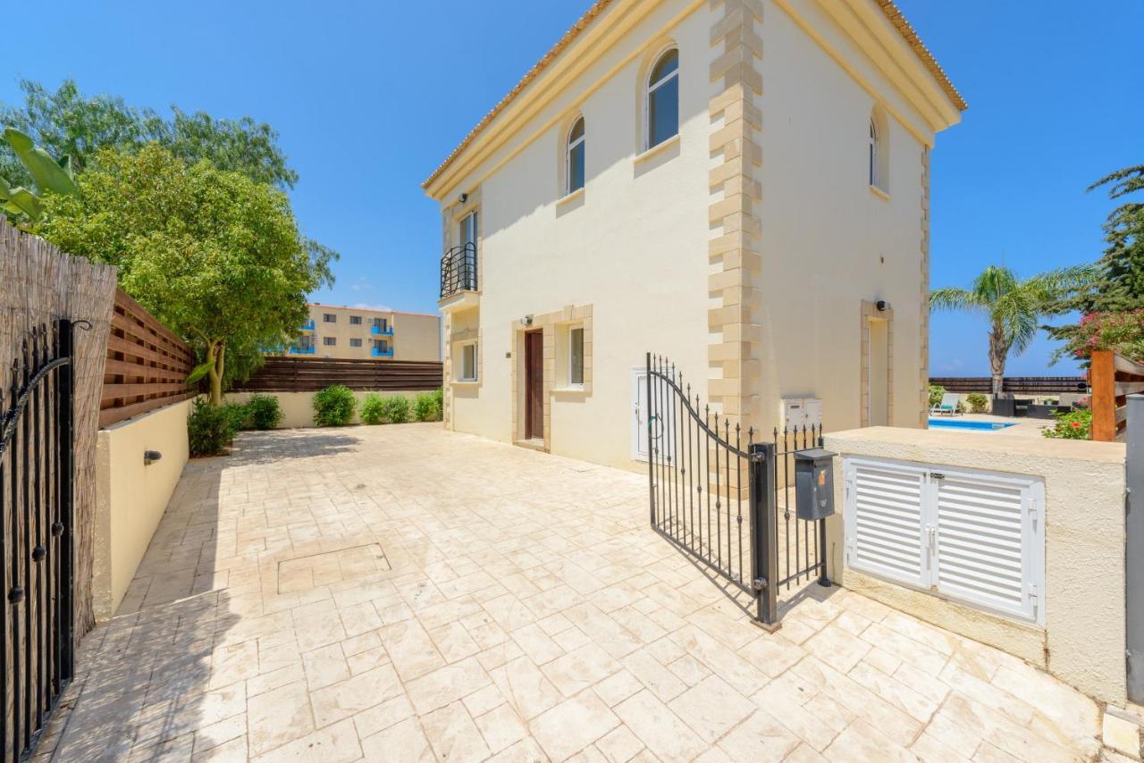 Villa Irina Paralimni Exterior foto